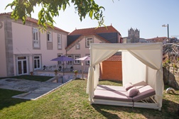Flores Village Hotel & Spa soma distinções nacionais e internacionais