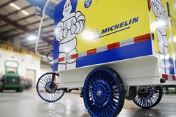 Michelin apresenta protótipo de pneu sem ar  - Para triciclos elétricos urbanos de entrega final