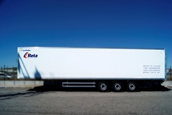 Reta adquire semirreboques furgão duplo deck