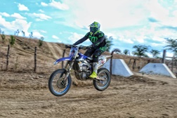 Muita velocidade e poeira na abertura do Brasileiro de Rally Cup - O tradicional Rally X-Fight abriu a temporada 2020 da mais nova modalidade da CBM – o Rally Cup, disputa aberta a motos, quadris e UTVs.