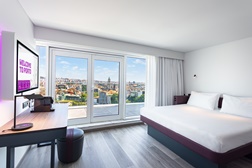 YOTEL Porto celebra primeiro aniversário com animação durante todo o mês de junho