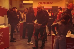 Comunidade Ducati do Norte celebra a amizade e a tradição com mega magusto ao ar livre