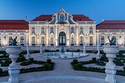 Jardins do palácio de Queluz abrem à noite para passeios de observação de morcegos - “À Noite no Jardim” é o programa para 22 e  30 de agosto