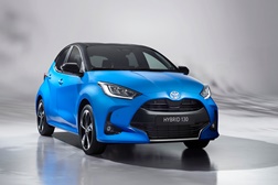 Toyota amplia a gama do Yaris para 2024 - Novas versões do modelo estão previstas em Portugal no 1º trimestre de 2024