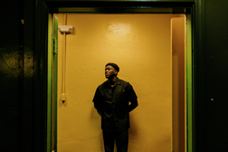 Jacob Banks estreia novo single e vídeo “Parade”