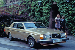 O Volvo 262c de David Bowie comemora 43 anos - Icónico modelo teve apenas 6.620 unidades produzidas