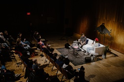 Lecture de Gavin Raysa Russom no Red Bull Camp em Calgary, Canadá | © Allison Seto / Red Bull Content Pool