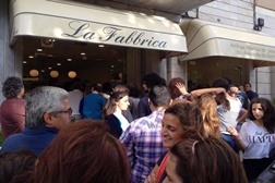 Geladaria La Fabbrica assinala 2º aniversário de reabertura com oferta de gelados e música