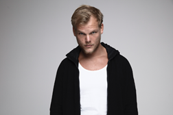 Avicii está de volta com novo EP “AVĪCI”
