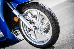 Novos pneus Pirelli Angel Scooter