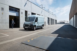 Novo PEUGEOT e-Boxer - Uma van da nova geração
