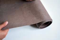 Cânhamo industrial: material inovador e sustentável para os interiores dos automóveis do futuro - Uma alternativa ao couro, com uma base 100% biológica