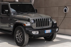 Abertas as encomendas para Jeep® Wrangler 4xe edição de 2022 - Ainda mais tecnologia e segurança