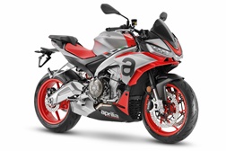 Aprilia revela a nova Tuono 660