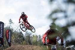 Vasco Bica e Tiago Ladeira durante os treinos oficiais para o Europeu de Downhill na Lousã