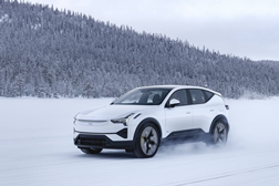 Polestar 3 melhorado com novas funcionalidades e atualização de hardware gratuita - Funcionalidades adicionais e estabilidade de software e, para dispositivos selecionados, capacidade de chave digital