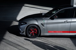 Giulia Quadrifoglio Luna Rossa conquista o Circuito de Testes de Balocco