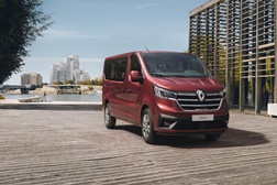 Novos Renault Trafic Combi e Spaceclass - Uma ainda melhor experiência de viagem