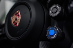 E-Shift explicado: como a Porsche está a adicionar uma nova dimensão à condução elétrica