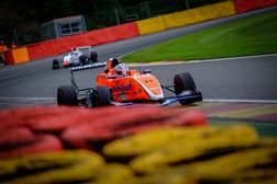 Henrique Chaves deu luta em Spa-Francorchamps