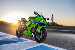 Kawasaki Ninja ZX-10R e Ninja ZX-10RR  - Prontas para a estrada e para a pista
