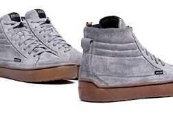 Estão disponíveis as botas Street 3 Faded WP da TCX para utilização durante todo o ano
