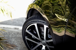 Goodyear Eagle F1 Asymmetric 5 reconhecido - Num comparativo de pneus de verão