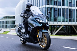 Yamaha TMax e TMax Tech Max – Mais desportivas e tecnológicas