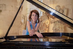 Palácio de Monserrate acolhe recital de piano intimista e feminino a 10 de Maio - Pianista Margarida Prates apresenta repertório inédito da compositora portuguesa Maria Amélia Ferraz Bravo