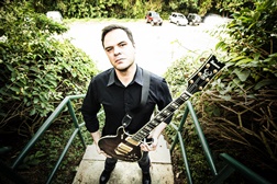Ricardo Stoco edita EP de estreia "Tudo Se Parece Com Tudo"