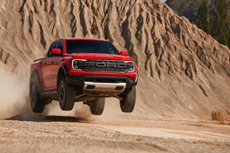 Ford Ranger Raptor redefine as regras em desempenho off-road - Nova geração motor EcoBoost V6 biturbo de 3,0 litros, 288 CV e 491 Nm de binário
