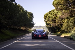 Uma viagem ao mundo do hiperluxo automóvel - Novo Hispano Suiza Carmen Boulogne na estrada