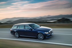 Mercedes-Benz comercializa pela 1ª vez mais de 200.000 viaturas num só mês