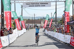 Fiona Hunter-Johnston isola-se  na liderança da Taça de Portugal