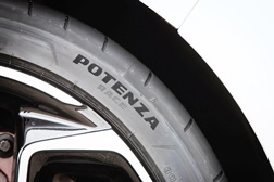 Bridgestone Potenza Race lançado  no teste da Auto Bild Sportscars - Pneus especializados para track days