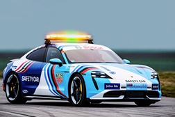 Fórmula E Porsche Taycan revelado como  novo Safety Car - Pilotado por Bruno Correia (PT), o condutor de safety cars na FIA Formula E