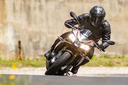 Teste Aprilia Tuono V4 1100 RR - Trovão e Relâmpago