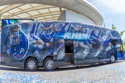 F. C. Porto apresenta novo autocarro com dois pisos