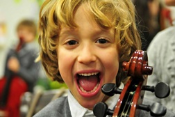 Pequenos violoncelos do Conservatório de Lisboa