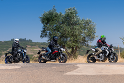 Comparativo MV Agusta Brutale 675 / Triumph Street Triple R / Yamaha MT09 - 1ª parte - Tripla Tentação - Tricilíndricas Naked de média cilindrada