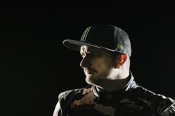 Ken Block anunciado como o quarto piloto no desafio Titanium Strong Blackout - Piloto sensação junta-se a Castrol Edge para redefinir os limites da força e da performance