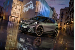 CUPRA apresenta o CUPRA Raval: o veículo urbano rebelde que desafia o convencional