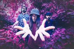 O Místico Orfeão Sónico de Um Corpo Estranho e Saturnia edita álbum de estreia e revela novo single “Sete de Bastões”