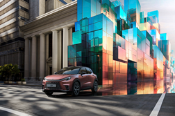 Celebrar com Arte o novo Lexus LBX - Lexus associa-se a artistas digitais europeus de referência na criação de obras originais 
