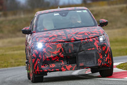 Novo Alfa Romeo Milano com apresentação agendada para o dia 10 de abril  - Novo veículo ganha vida no Centro de Testes de Balocco
