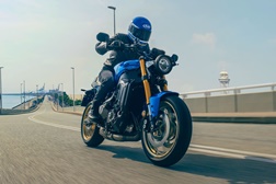 Nova versão da Yamaha XSR 900 de 35kW chega em setembro 
