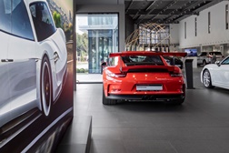 Porsche com encomenda online de veículos de reestreio - “Não há “Porsches” novos e velhos, mas sim novos donos”