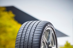 Goodyear lança Eagle F1 Asymmetric 3, o novo pneu de ultra elevado desempenho