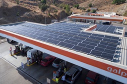 Galp transforma 100 áreas de serviço ibéricas em produtoras de energia solar - Centrais solares para autoconsumo