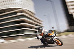 CBR 125R: A escola das desportivas